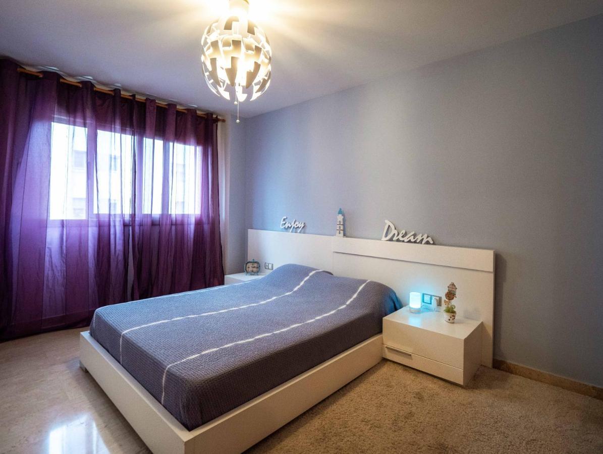 Two Bedroom Stylish Studio, 5 Minutes Walk From The Beach 료렛 드 마르 외부 사진