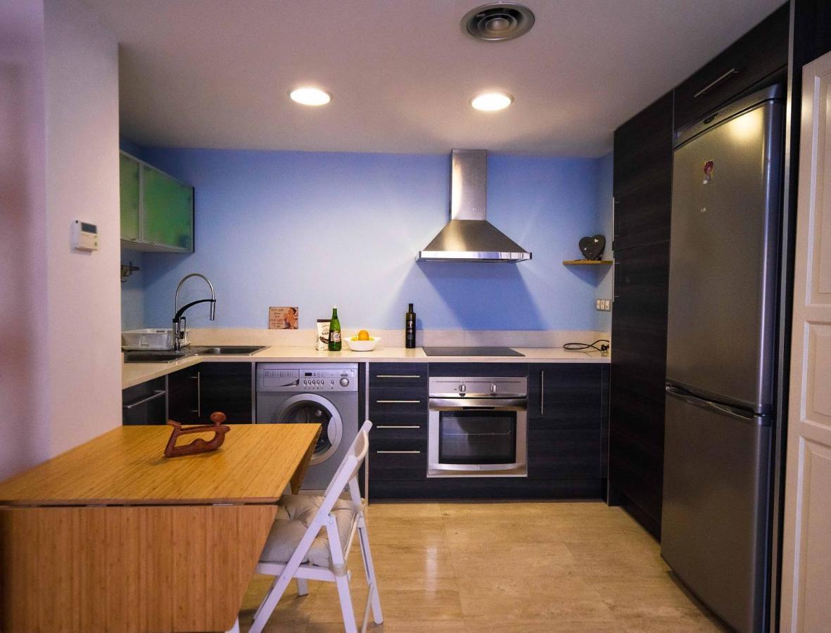 Two Bedroom Stylish Studio, 5 Minutes Walk From The Beach 료렛 드 마르 외부 사진